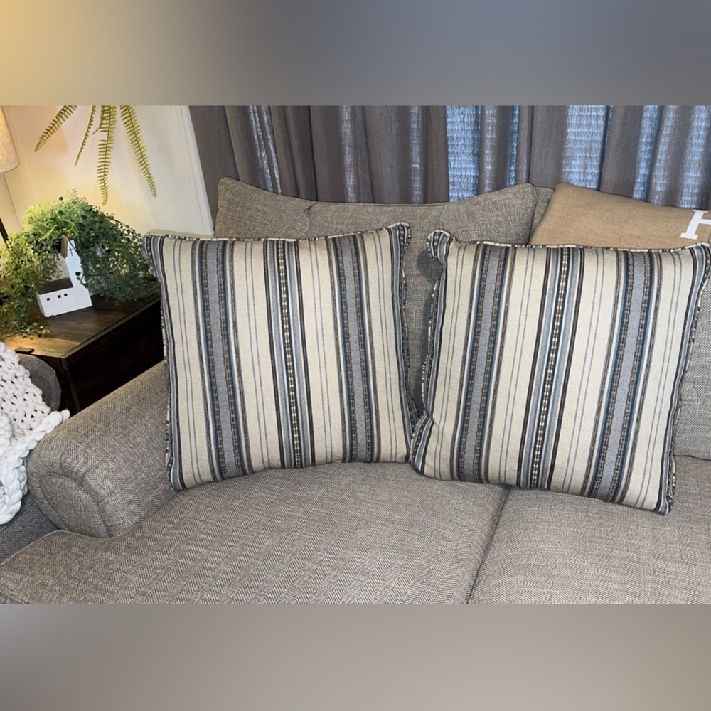 NWOT Set of 2 Brown, Cream, Blue Beautiful Decor Throw Pillow Covers 24”x24”